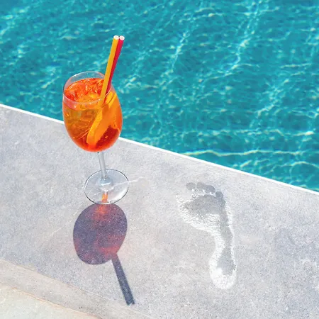 Elit Mykonos アパートホテル 4*