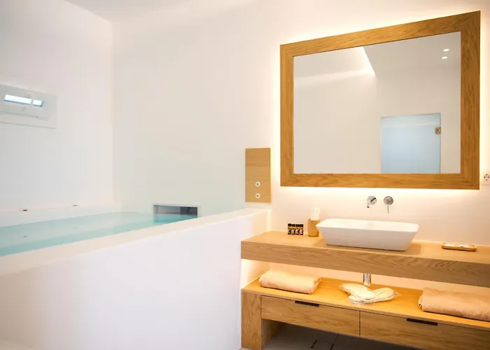 Elit Mykonos Apartahotel 4*