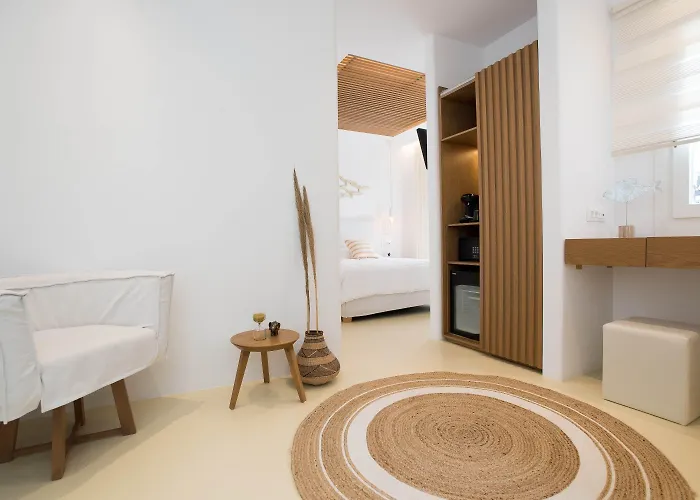 Elit Mykonos Apartahotel 4*